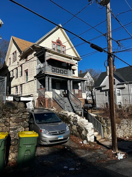 More Photos Of 34 Plaza Ave, Waterbury Apartments For Sale