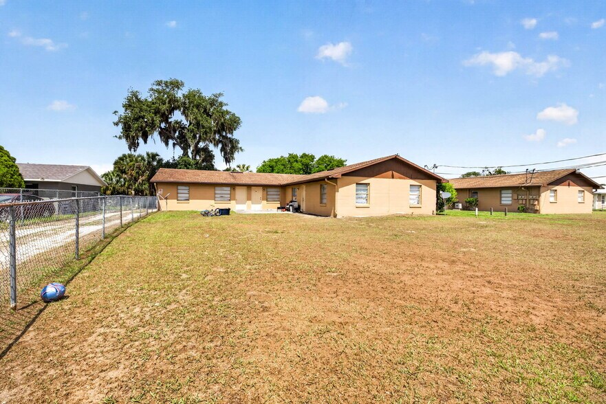 More Photos Of 3210 W Willow Dr, Mulberry Apartments For Sale