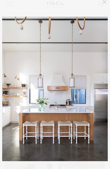 More Photos Of 4780 Iberia Ave, Dallas Showroom For Sale