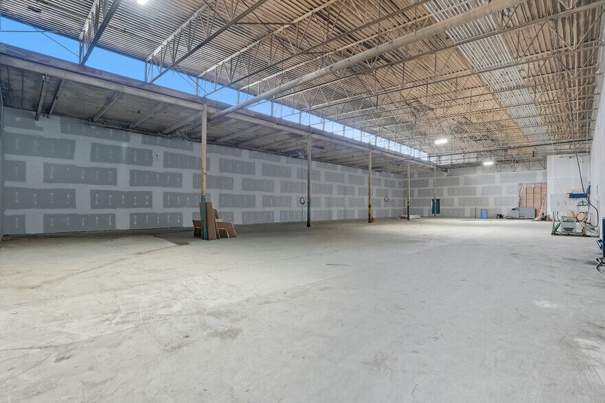 More Photos Of 324 24th St W, Saskatoon Office For Sale