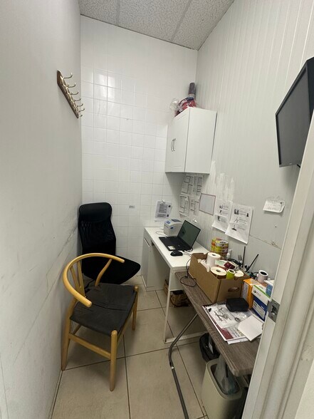 More Photos Of 21 Fairburn Dr, Markham Light Distribution For Sale