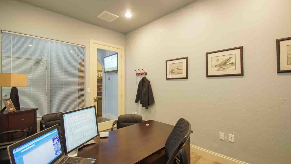 More Photos Of 14909 N Kelly Ave, Edmond Loft Creative Space For Lease