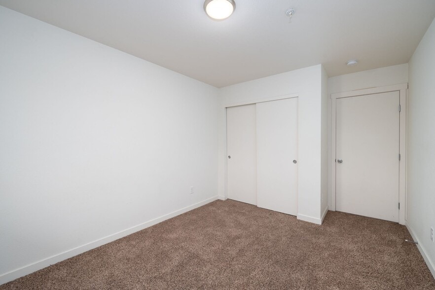 More Photos Of 5750 NE 34th St, Vancouver Apartments For Sale