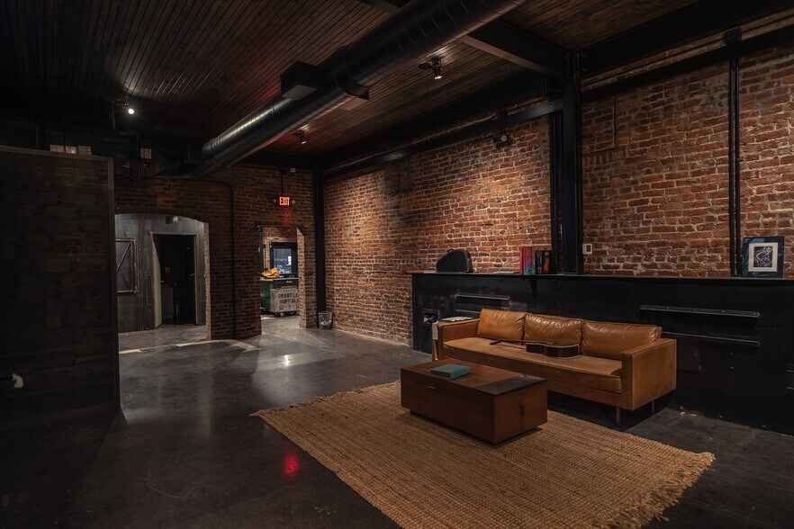 More Photos Of 1314 Jo Johnston Ave, Nashville Freestanding For Sale