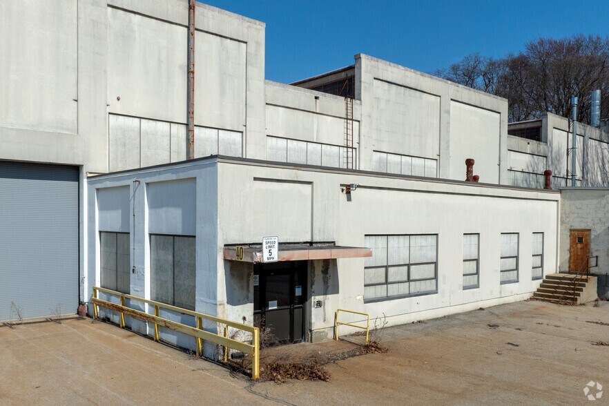 More Photos Of 40-88 Crescent St, Worcester Manufacturing For Sale