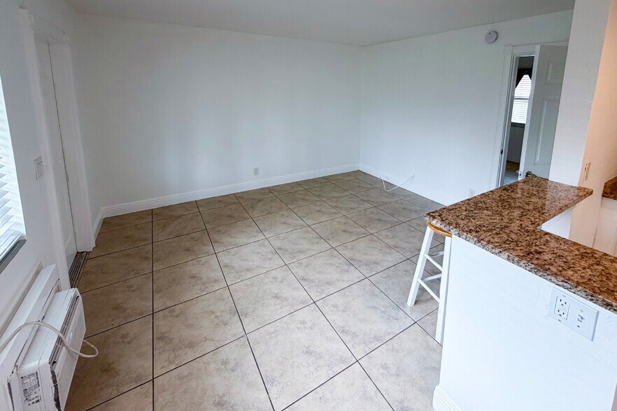More Photos Of 921-925 NE 17th Ave, Fort Lauderdale Apartments For Sale