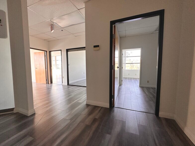 More Photos Of 1111 Corporate Center Dr, Monterey Park Loft Creative Space For Sale