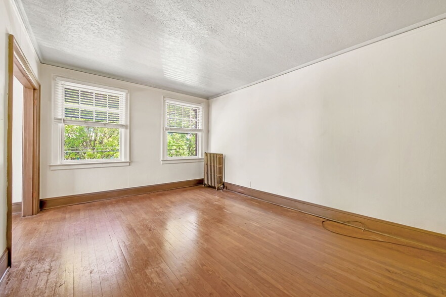 More Photos Of 1323 NW 23rd Ave, Portland Apartments For Sale