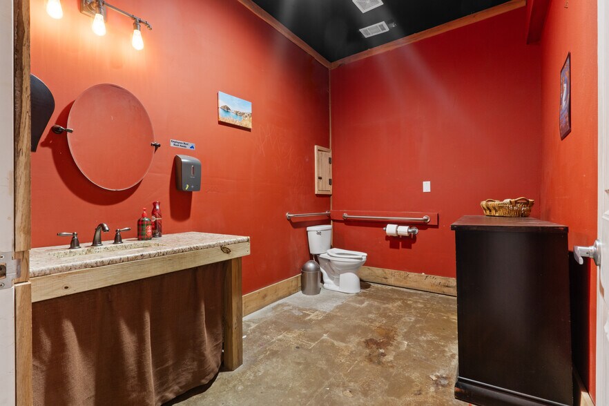 More Photos Of 25 Word St, Fairburn Warehouse For Sale