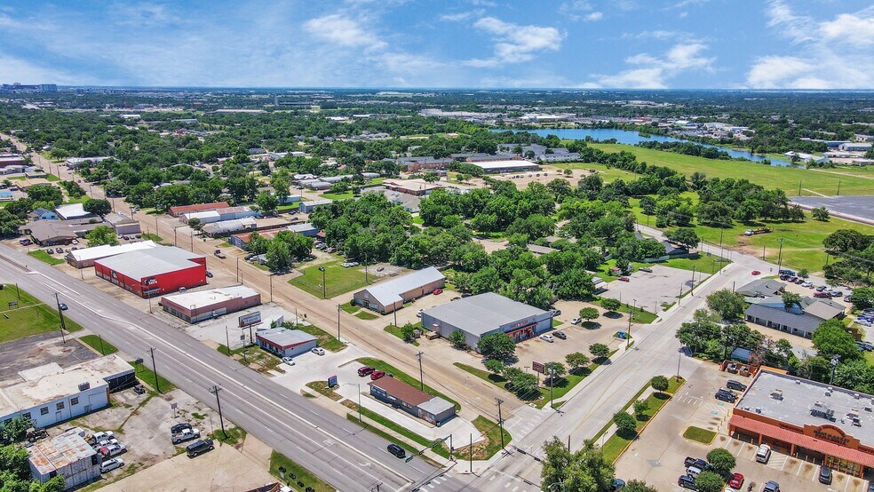 More Photos Of 1400-1402 S Texas Ave, Bryan General Retail For Sale