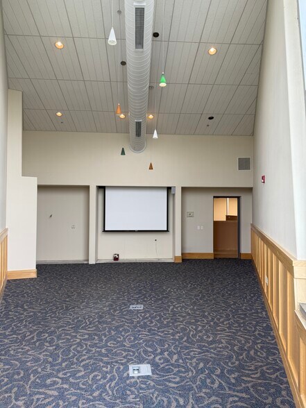 More Photos Of 3684 N Townsend Ave, Montrose Flex For Sale
