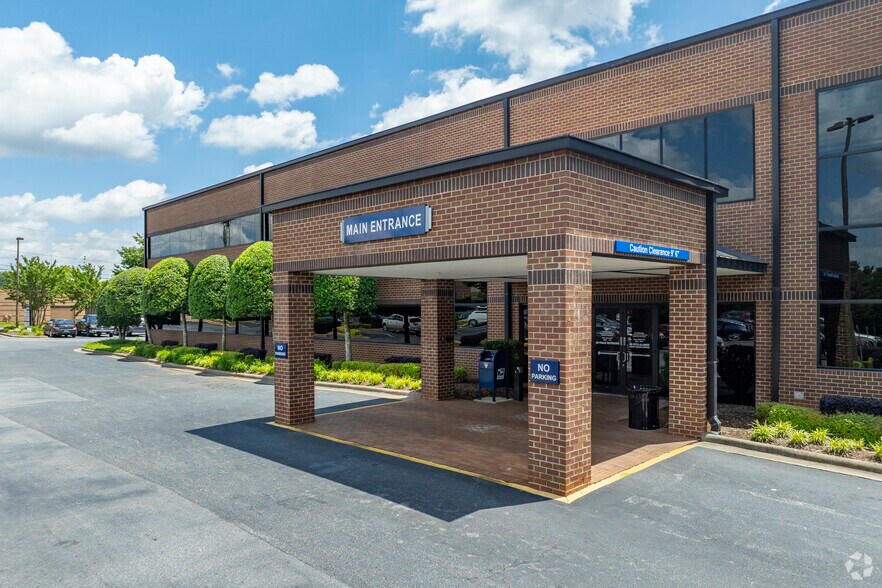 More Photos Of 1899 Tate Blvd, Hickory Medical For Lease