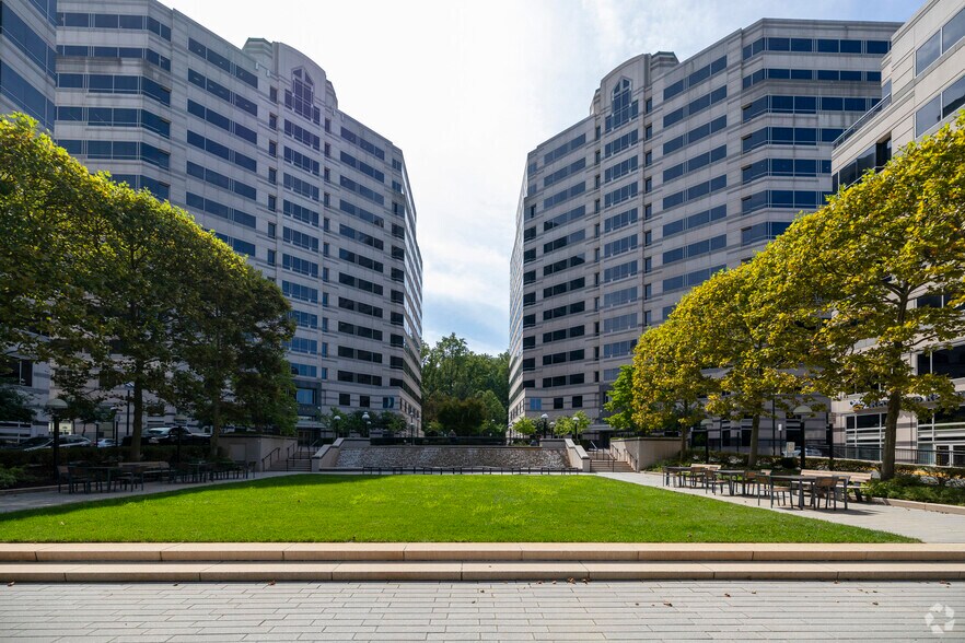 More Photos Of 11700 Plaza America Dr, Reston Unknown For Lease