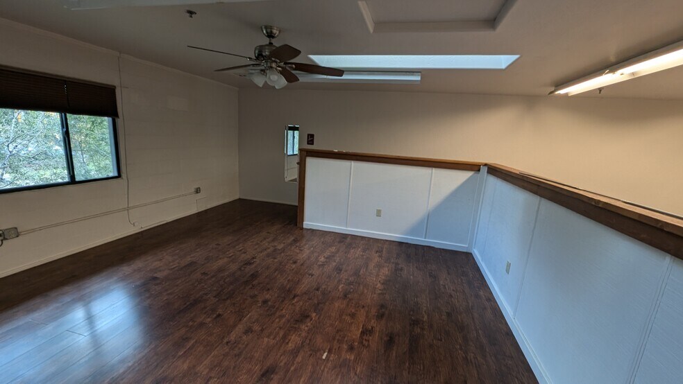 More Photos Of 3111 N Caden Ct, Flagstaff Showroom For Lease