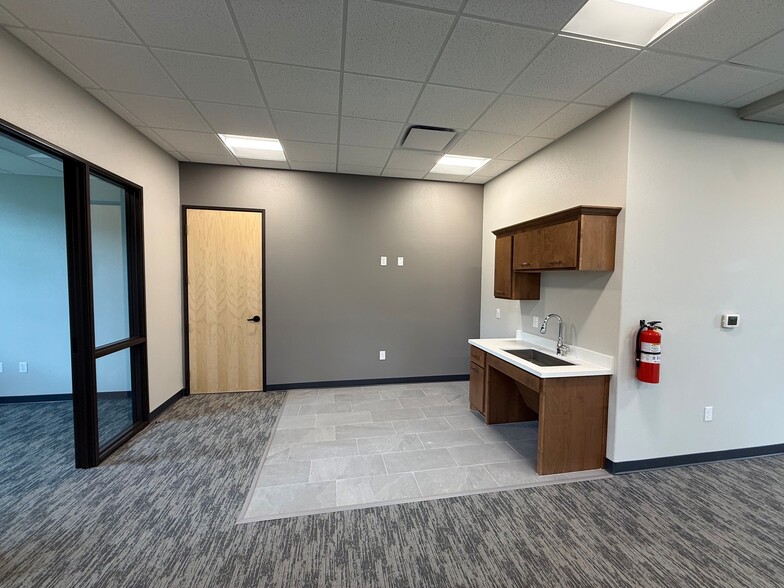 More Photos Of 18875 Fm 2252, Garden Ridge Office For Lease