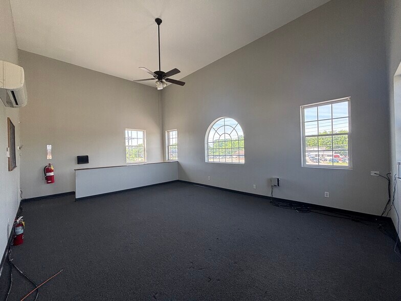 More Photos Of 4214 North Point Blvd, Dundalk Land For Lease