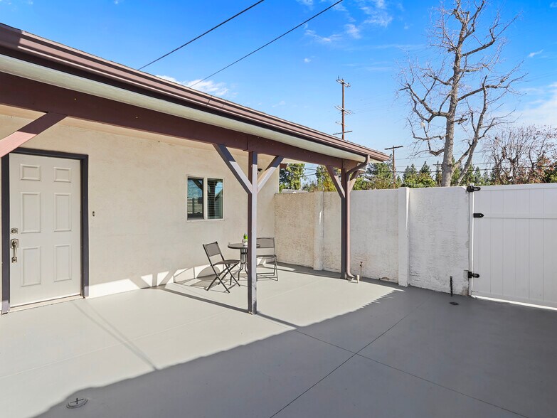 More Photos Of 15801 Chatsworth St, Granada Hills Apartments For Sale