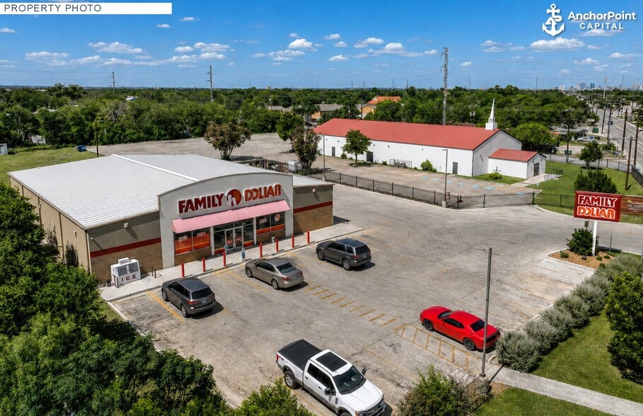 More Photos Of 2319 Castroville Rd, San Antonio Freestanding For Sale