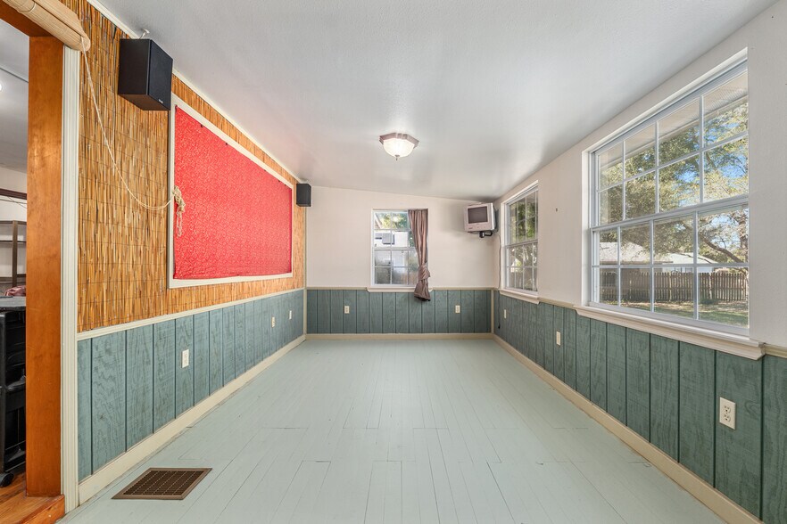 More Photos Of 20707 Park Ave, Dunnellon Specialty For Sale