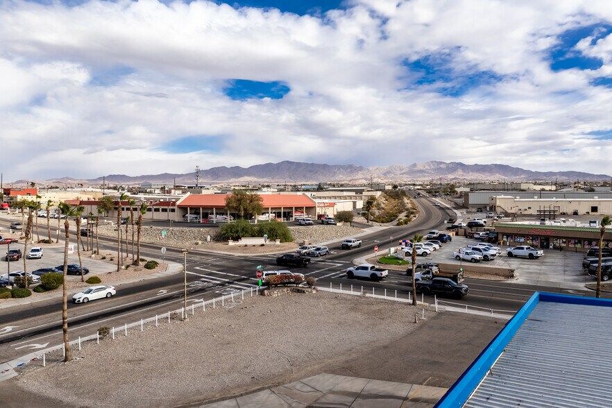More Photos Of 951 Lake Havasu Ave N, Lake Havasu City Showroom For Lease
