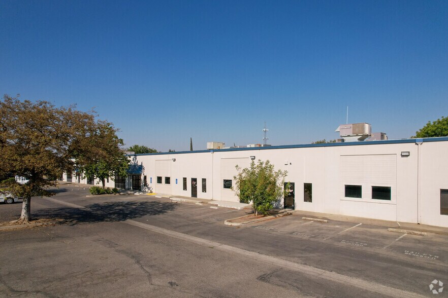 More Photos Of 1210 Commerce, Woodland Light Distribution For Lease