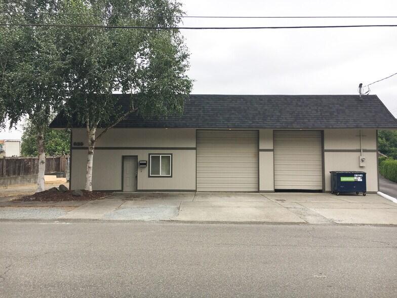 More Photos Of 626 W Main St, Sumner Industrial For Sale