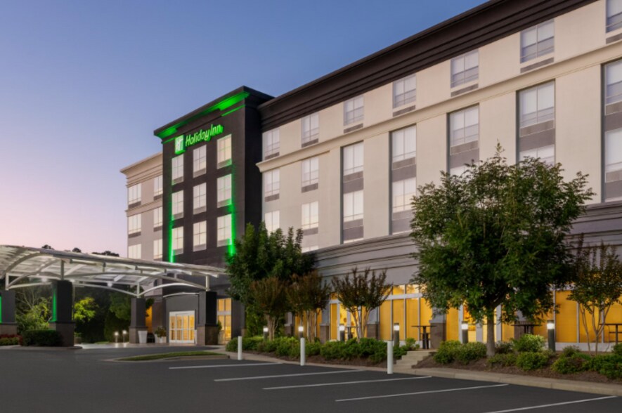 More Photos Of 2901 John Hawkins Pky, Birmingham Hotel For Sale