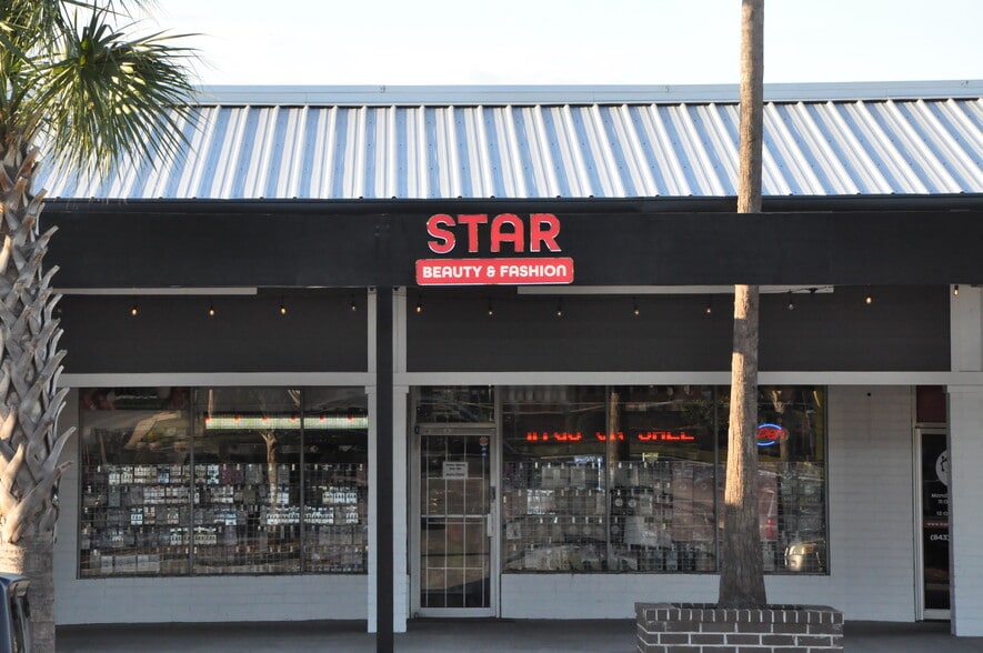 More Photos Of 5060 Dorchester Rd, North Charleston General Retail For Sale