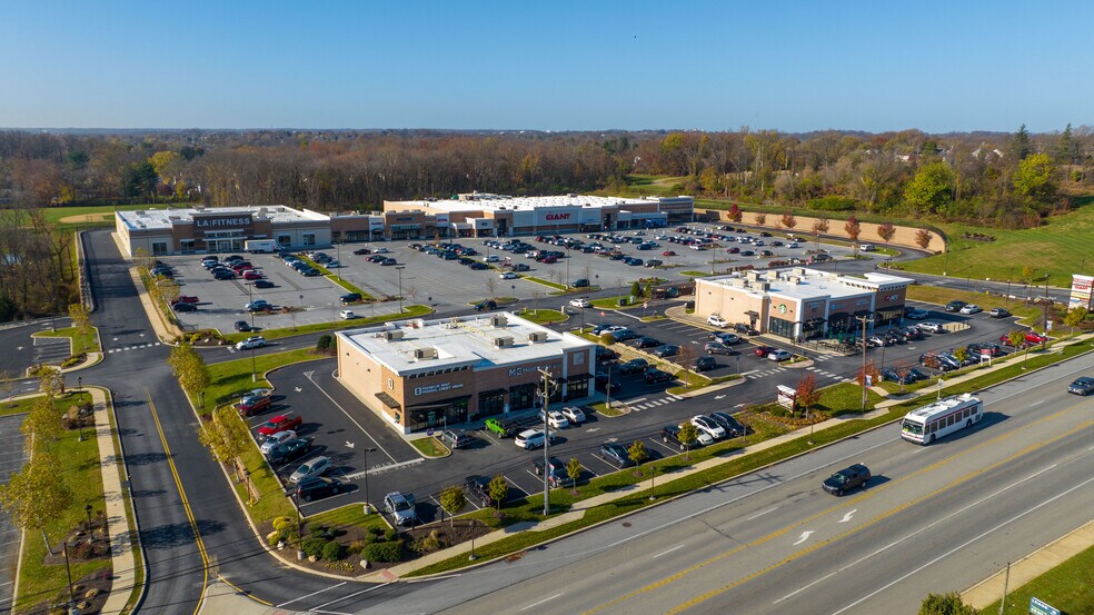 More Photos Of 4800 Edgmont Ave, Brookhaven Unknown For Lease