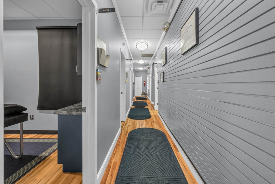 More Photos Of 132 Federal Rd, Danbury Storefront For Lease