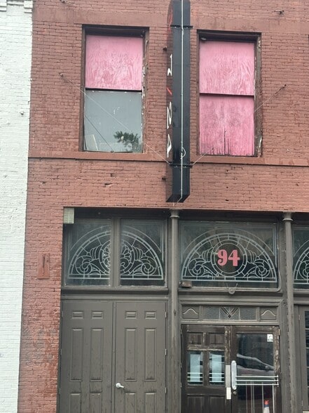 More Photos Of 94 S Front St, Memphis Bar For Sale