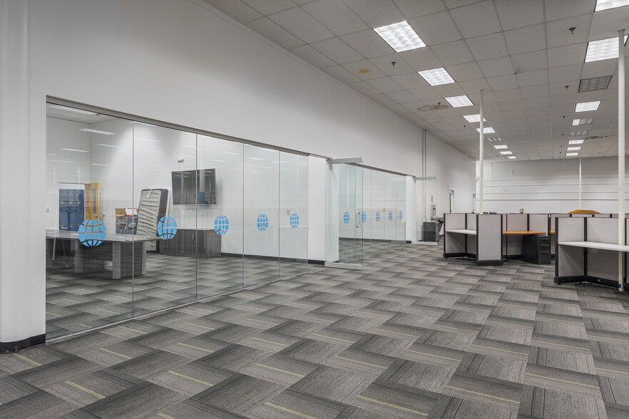 More Photos Of 1100 Hunt Ave, Columbus Light Distribution For Lease