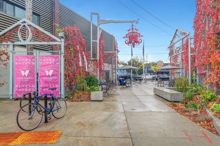 More Photos Of 399 Winston Av, Ottawa Apartments For Lease