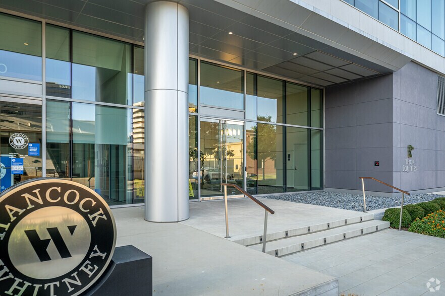 More Photos Of 3200 Kirby Dr, Houston Office For Lease