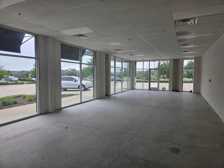 More Photos Of 6280 Tennyson Pkwy, Plano Storefront Retail Office For Lease