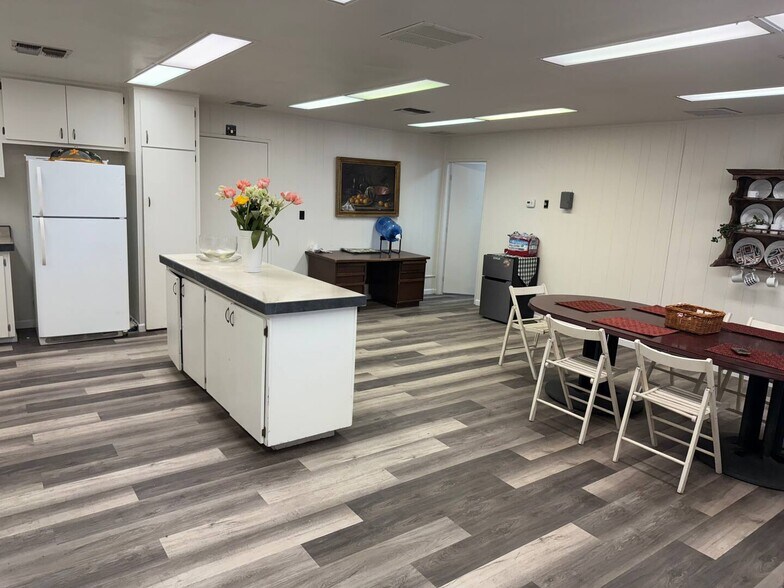 More Photos Of 369 Road 176, Delano Refrigeration Cold Storage For Sale