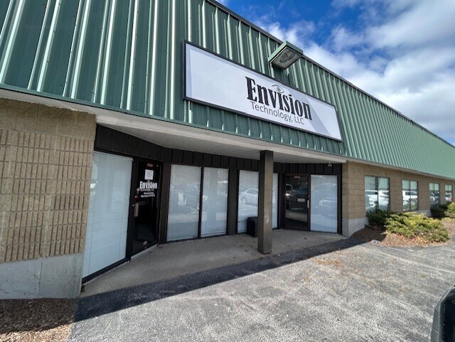 More Photos Of 7 Perimeter Rd, Manchester Light Manufacturing For Lease
