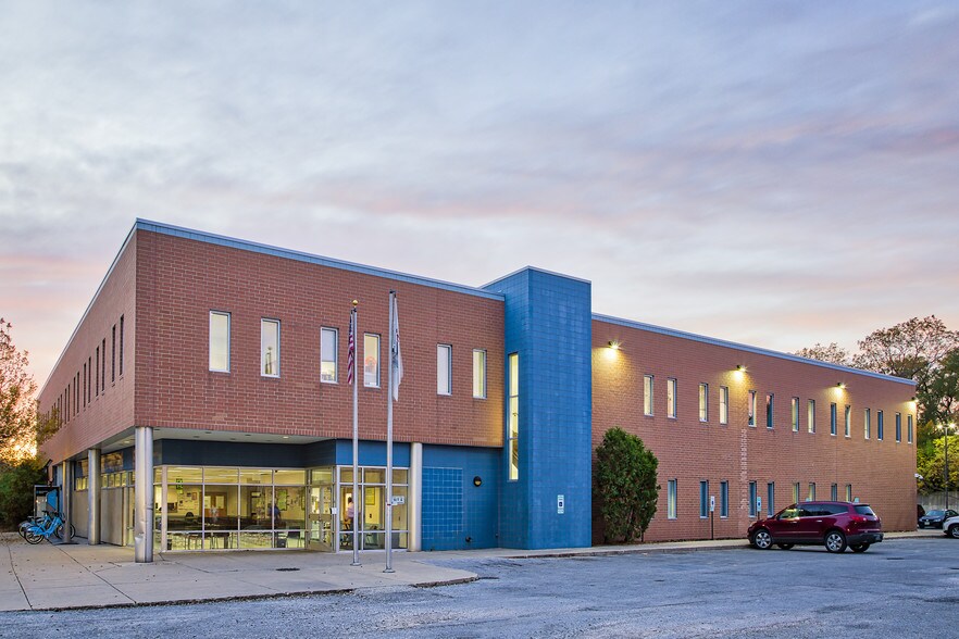 Primary Photo Of 1642 W 59th St, Chicago Office For Sale