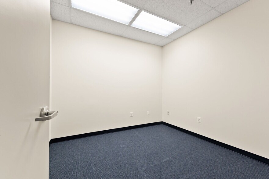 More Photos Of 3619 Richmond Hwy, Stafford Light Distribution For Lease