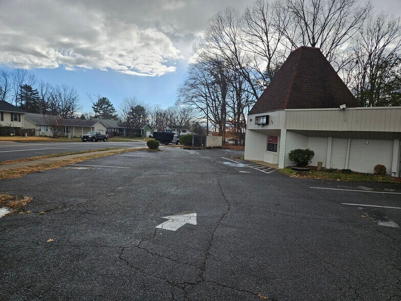 More Photos Of 14900 Cloverdale Rd, Dale City Daycare Center For Lease