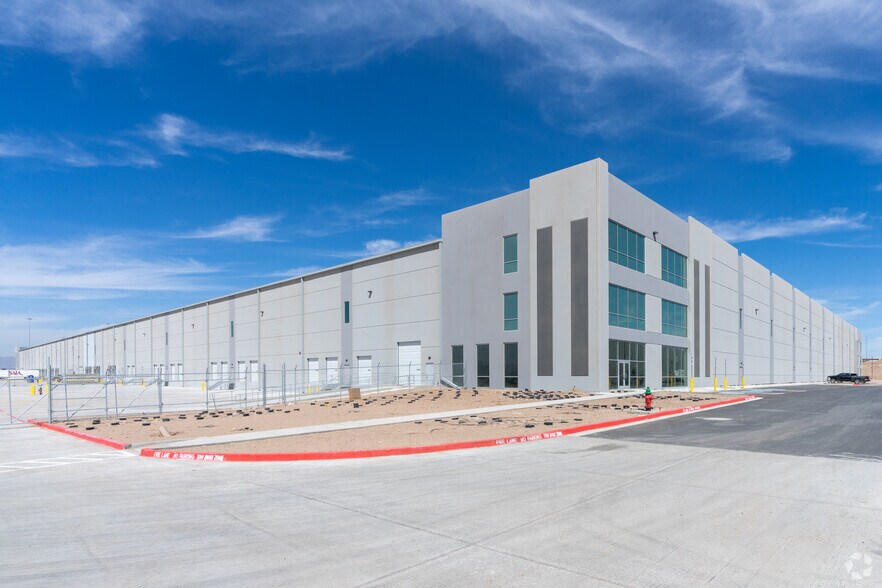 More Photos Of SEQ I-10 & 375 Loop, El Paso Unknown For Lease