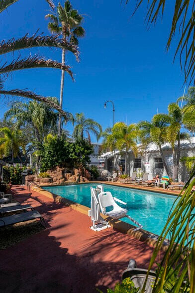 More Photos Of 1411 S Federal Hwy, Hollywood Hotel For Sale