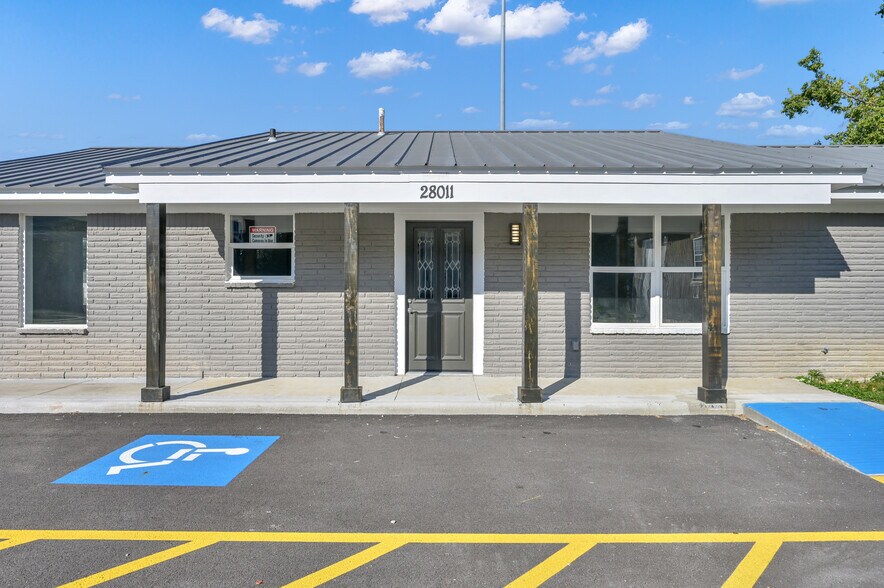 More Photos Of 28011 High Meadow Rd, Tomball Office Residential For Lease