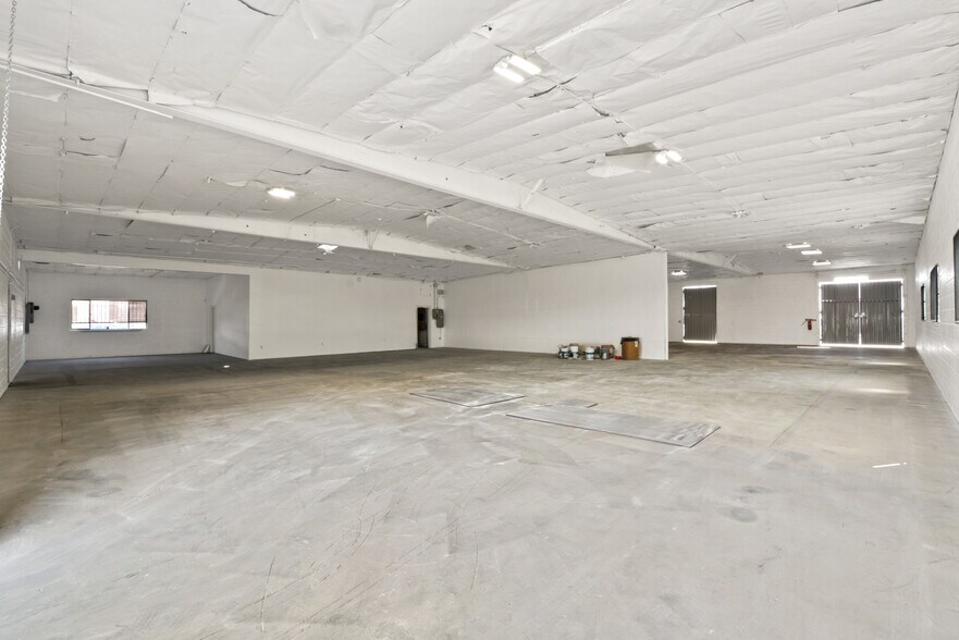 More Photos Of 920-922 E Arlee Pl, Anaheim Warehouse For Sale