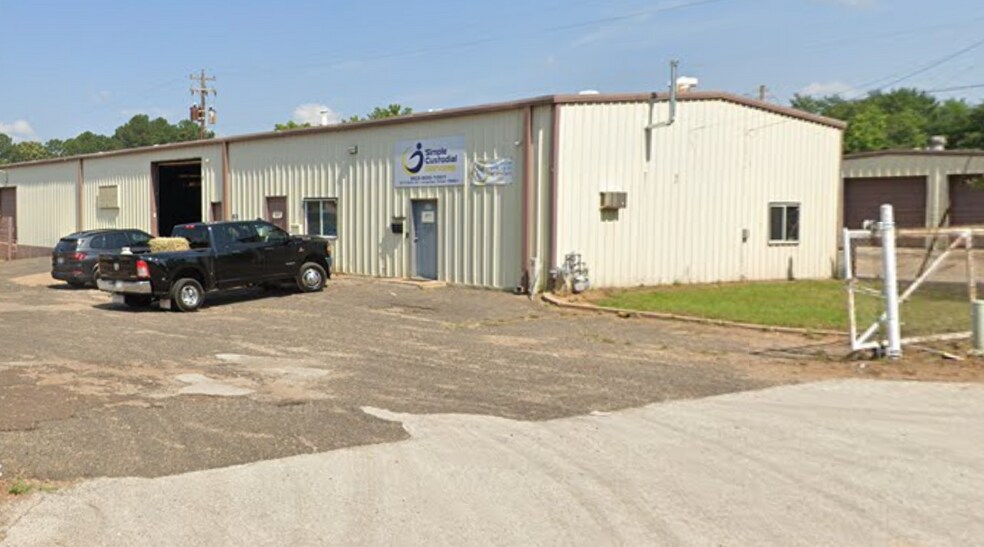 More Photos Of 517 Delia Dr, Longview Warehouse For Lease