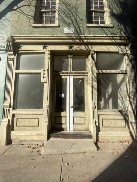Primary Photo Of 424 E Twelfth St, Cincinnati Apartments For Lease