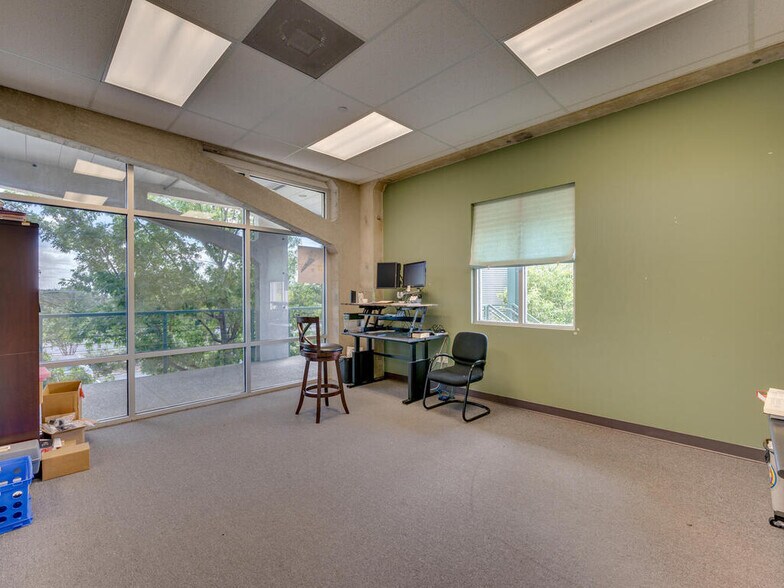 More Photos Of 1815 S Highway 183, Leander Office For Sale
