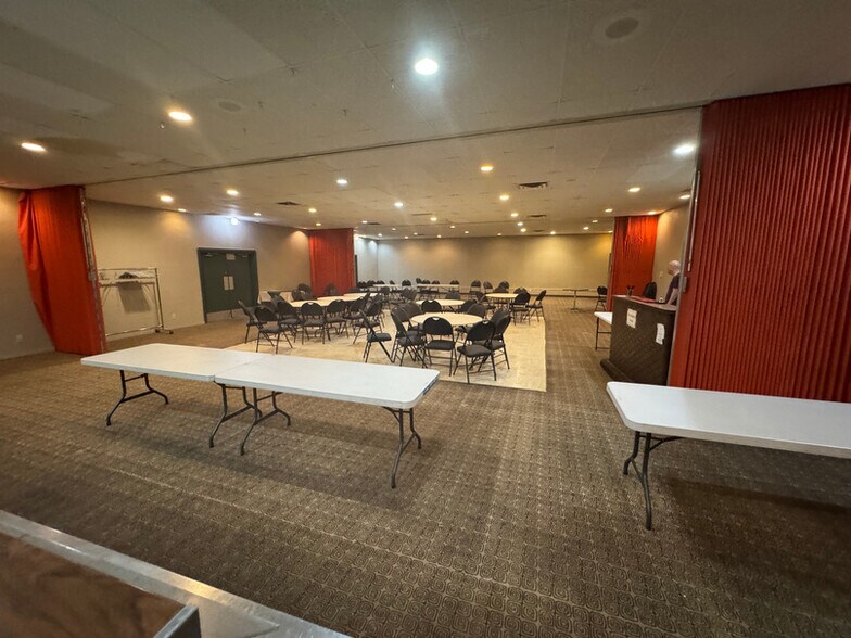 More Photos Of 6011 49 St, Barrhead Hotel For Sale