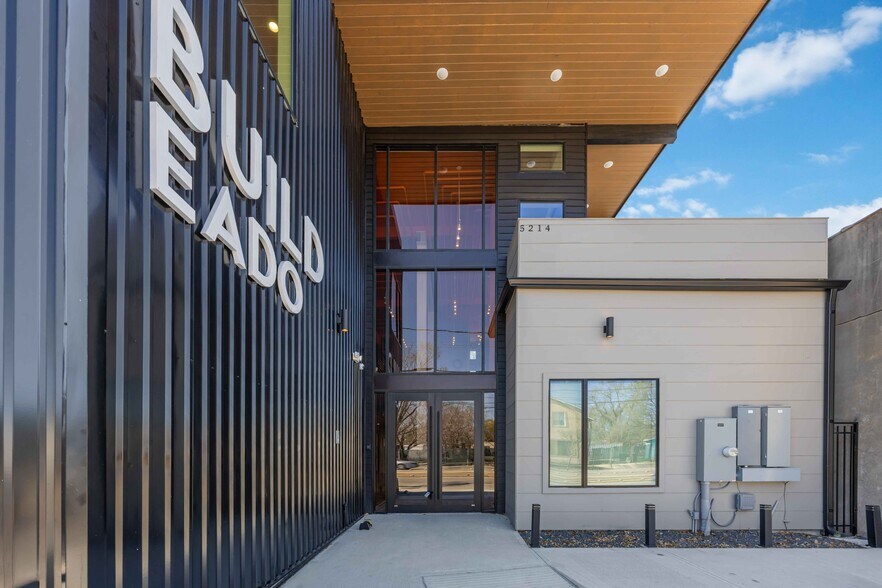 More Photos Of 5214 Harrisburg Blvd, Houston Office For Lease