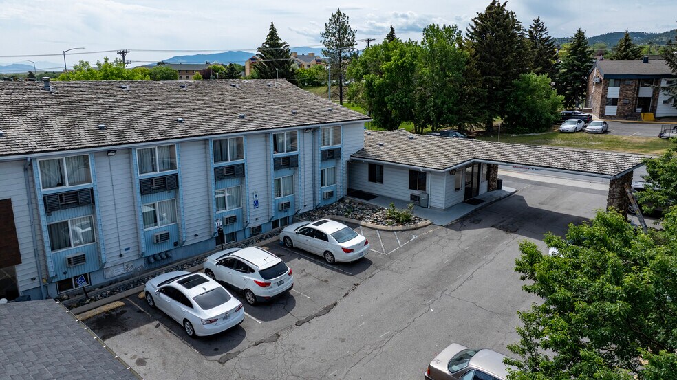 More Photos Of 2020 Prospect Ave, Helena Hotel For Sale